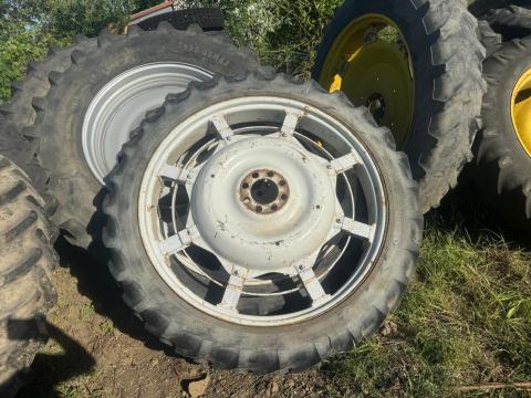 ÁPOLÓKERÉK,  MŰVELŐKERÉK MTZ,  FENDT,  JOHN DEERE,  FERGUSON,  1PÁR 9.5-44,,,, 230/95R48