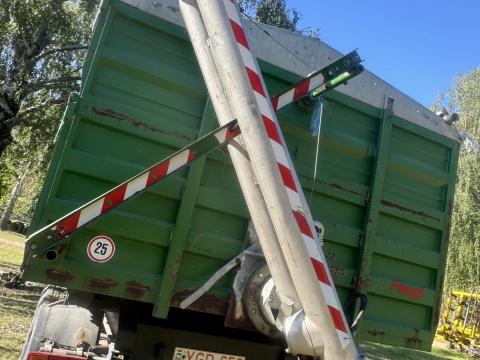 Átrakócsiga Fiegl felépítményről, rozsdamentes anyagból eladó Átrakócsiga Fiegl felépítményről, rozsdamentes anyagból eladó