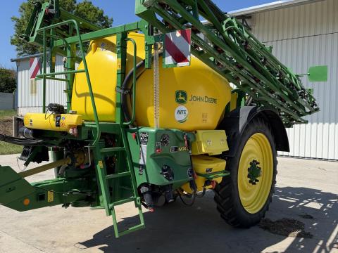 John Deere M740i