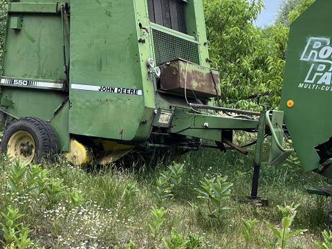 John Deere 550 körbálázó