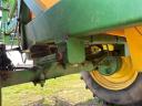 John Deere 840 vontatott permetezőgép 30 m keret, vonórúd-kormányzás, ISOBUS