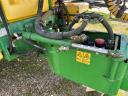 John Deere 840 vontatott permetezőgép 30 m keret, vonórúd-kormányzás, ISOBUS