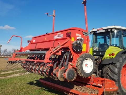 Gaspardo Nina 300 és Kuhn HR 303 forgóborona Gaspardo Nina 300 és Kuhn HR 303 forgóborona