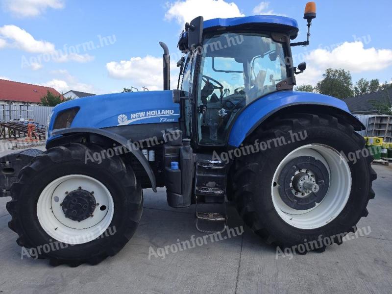 New Holland T7.250 traktor