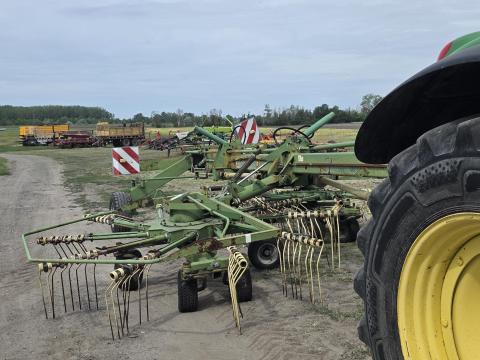 KRONE Swadro 1201 A kétrotoros oldalrendképző eladó KRONE Swadro 1201 A kétrotoros oldalrendképző eladó