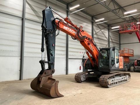 Hitachi ZX 225 US LC-3 / 2012 / 14 903 üzemóra / Lízing 20%-tól