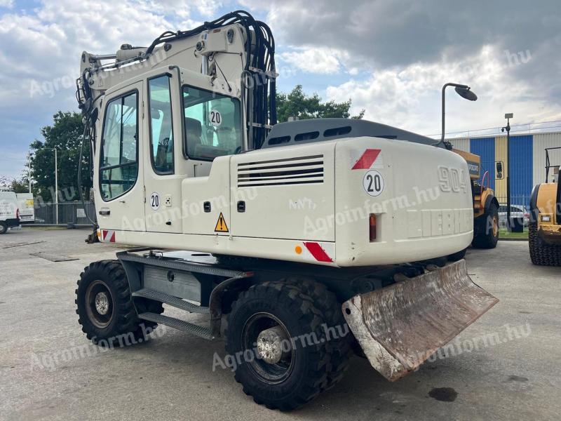Liebherr A904 C / 2008 / 14 900 üzemóra / Lízing 20%-tól