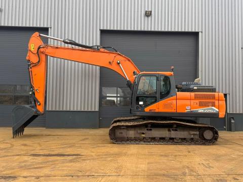 Doosan DX225LC-7 / 2022 / 5860 üzemóra / Lízing 20%-tól