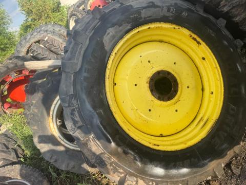 TRAKTORKERÉK 1 PÁR 480/70R34, JOHN DEERE,  FERGUSON,  CASE,  NEW HOLLAND stb. TRAKTORRA
