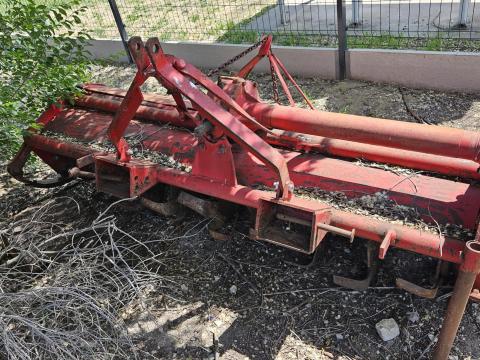 Bulgár 200 cm-es függesztett talajmaró