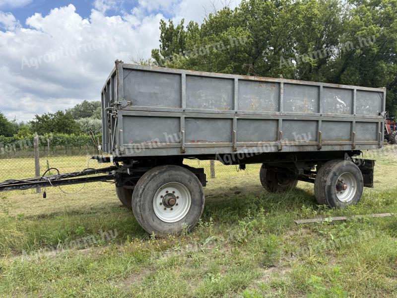 HW 8011 pótkocsi szőlőszállító ponyvával