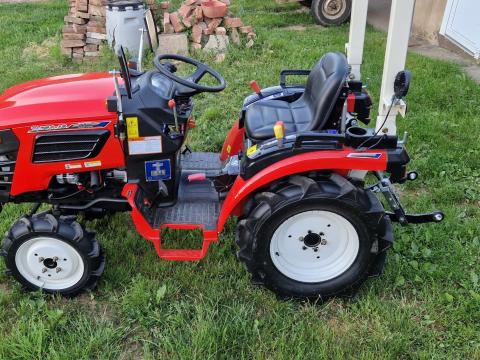 Kistraktor traktor 25 lóerős, újszerű állapotban