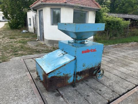 SAFENTAL nagy teljesítményű terménydaráló