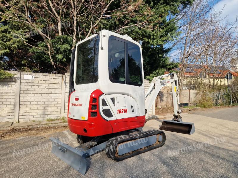 Takeuchi TB216 minikotró hidraulikus gyorscserélővel
