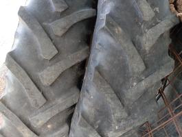 12.4 R 32 gumiabroncs