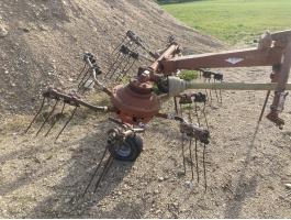 Kuhn GRS 25N rendterítő eladó