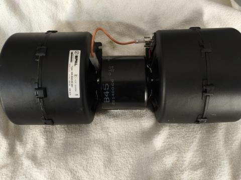 Új SPAL Ventilátor 24V mókuskerekes ventilátor B45 3 fokozat Új SPAL Ventilátor 24V mókuskerekes ventilátor B45 3 fokozat