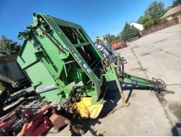 JD 590 es bálázó