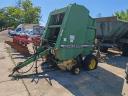 JD 590 es bálázó