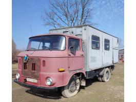 IFA Műhelykocsi kompresszorral,  heggesztő dinamóval,  satuval,  köszörűvel,  aggregátorral,  satupad és polcrendszerrel