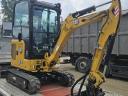 Caterpillar 301.8 minikotró bontókalapáccsal, dönthető rézsűkanállal