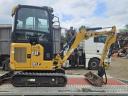 Caterpillar 301.8 minikotró bontókalapáccsal, dönthető rézsűkanállal