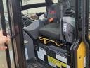 Caterpillar 301.8 minikotró bontókalapáccsal, dönthető rézsűkanállal