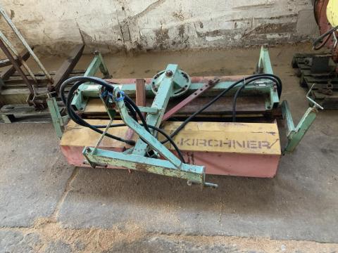 Kis traktor eszközök, raklapvilla, permetező, seprű adapter, 120 tolólap, szárzúzó Kis traktor eszközök, raklapvilla, permetező, seprű adapter, 120 tolólap, szárzúzó