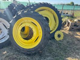 ÁPOLÓKERÉK,  MŰVELŐKERÉK GARNITÚRA JOHN DEERE,  NEW HOLLAND,  FENDT,  FERGUSON stb. TRAKTORRA 320/90R46 és 270/95r32,,, 12.4-46 és 11.2-32