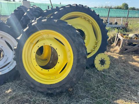ÁPOLÓKERÉK, MŰVELŐKERÉK GARNITÚRA JOHN DEERE, NEW HOLLAND, FENDT, FERGUSON stb. TRAKTORRA 320/90R46 és 270/95r32,,, 12.4-46 és 11.2-32 ÁPOLÓKERÉK, MŰVELŐKERÉK GARNITÚRA JOHN DEERE, NEW HOLLAND, FENDT, FERGUSON stb. TRAKTORRA 320/90R46 és 270/95r32,,, 12.4-46 és 11.2-32