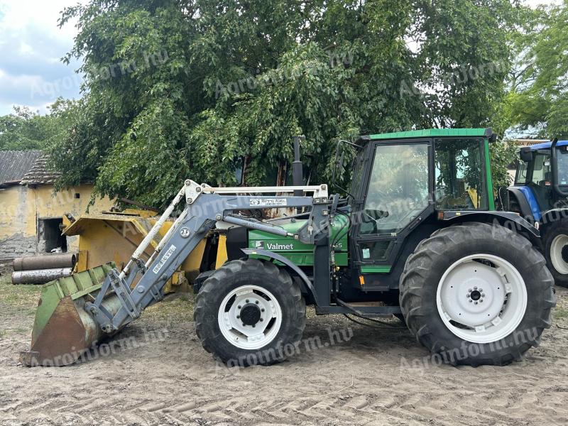 Valtra Valmet 665 homlokrakodós