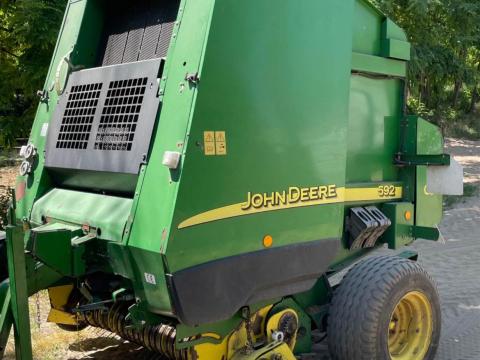 John Deere bálázó John Deere bálázó