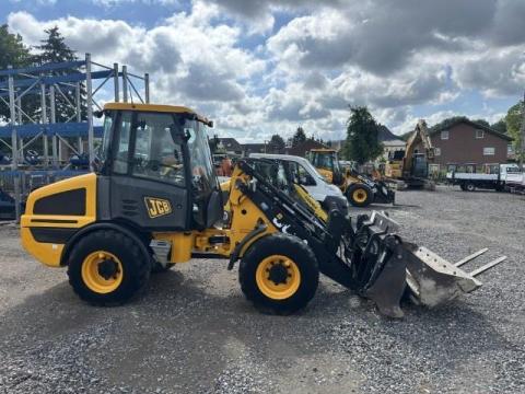 JCB 407 T4 / 2018 / 2042 h üzemóra / Lízing 20%-tól JCB 407 T4 / 2018 / 2042 h üzemóra / Lízing 20%-tól