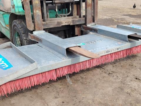 Broomate Osborn 240 cm-es seprű