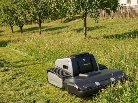 LYMOW erőteljes ROBOTFŰNYÍRÓ akár 7.000 m2-es nehéz terepre, 45 fokos emelkedőkhöz is LYMOW erőteljes ROBOTFŰNYÍRÓ akár 7.000 m2-es nehéz terepre, 45 fokos emelkedőkhöz is