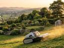 LYMOW erőteljes ROBOTFŰNYÍRÓ akár 7.000 m2-es nehéz terepre,  45 fokos emelkedőkhöz is