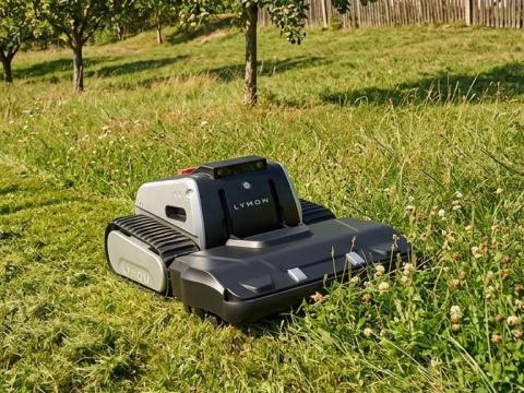 LYMOW erőteljes RTK ROBOTFŰNYÍRÓ nehéz terepre, 7.000 m²/nap teljesítménnyel, 45°-os emelkedőkhöz is LYMOW erőteljes RTK ROBOTFŰNYÍRÓ nehéz terepre, 7.000 m²/nap teljesítménnyel, 45°-os emelkedőkhöz is