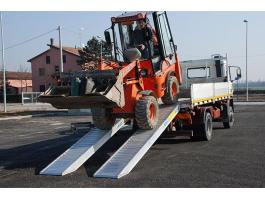 Alumínium rámpa, alumínium feljáró - 3,5 méter hosszú - 3600 kg min. teherbírás