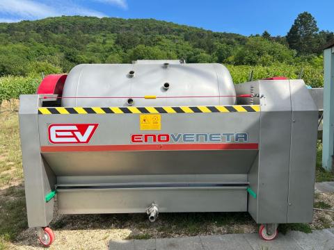 Enoveneta PPC12 zárt membrán szőlőprés