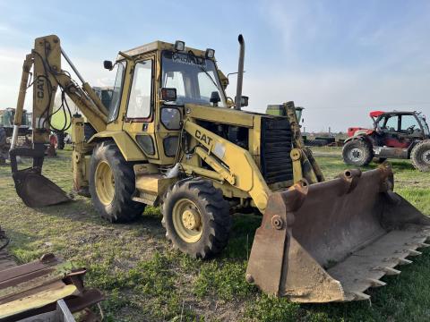 Caterpillar 438 4x4 kombigép