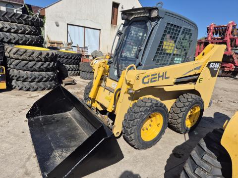 GEHL 5240 2015-ös évjáratú,  5700-as üzemórával,  új gumikkal