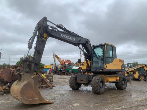 Volvo EW140C gumikerekes kotró