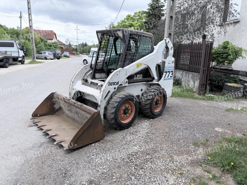Bobcat 773 homlokrakodó