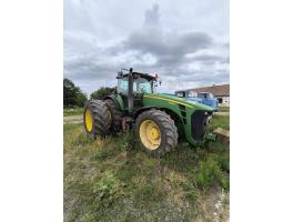John Deere 8530