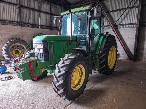 John Deere 6310