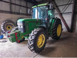 John Deere 6310