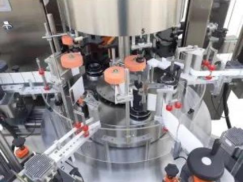 S3T5/RI Compact Electronical típusú körforgó rendszerű öntapadós címkézőgép