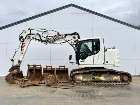 Liebherr R914 Compact / 2017 / 7 010 üzemóra / Lízing 20%-tól
