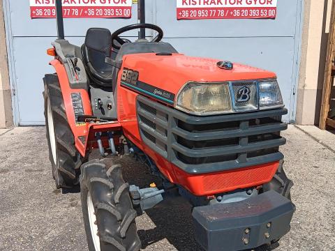 Kubota B92 összkerekes, szervokormányos, 20 lóerős japán kistraktor