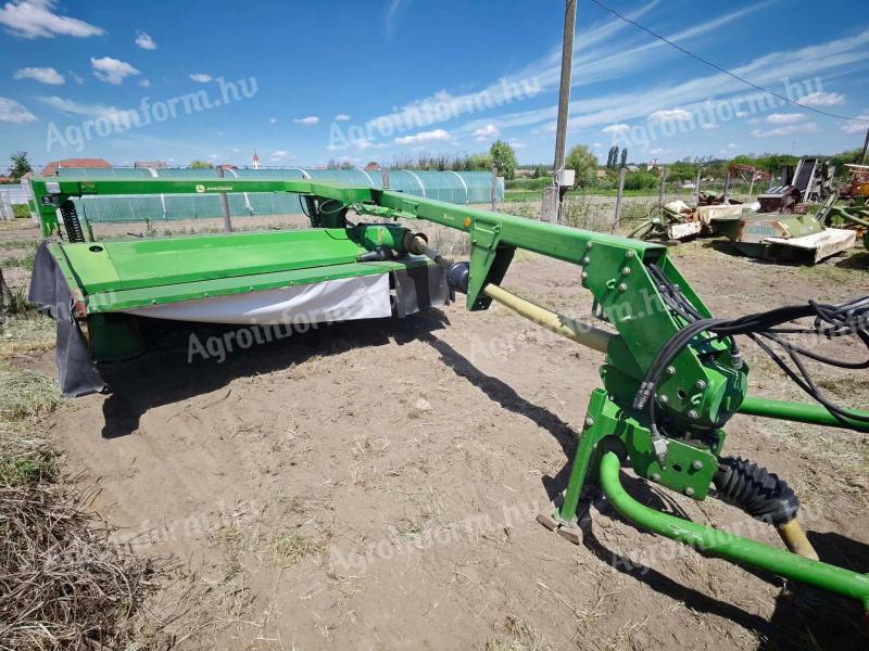 JOHN DEERE 1465, (KUHN FC 302RG ) 3 MÉTERES VONTATOTT TÁRCSÁS FŰKASZA GUMIHENGERES SZÁRSÉRTŐVEL,  MEGKÍMÉLT